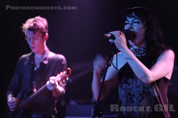 SONS AND DAUGHTERS - 2008-02-25 - PARIS - La Boule Noire - Adele Bethel - Scott Paterson